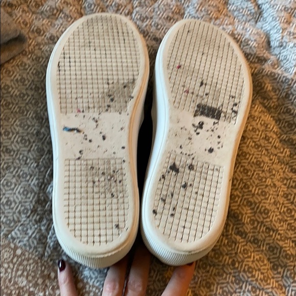 Steve Madden Mesh Gills - Picture 5 of 5